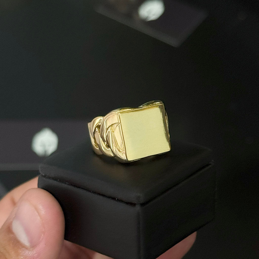 Anel Quadrado Trança Lateral Banhado a Ouro 18K