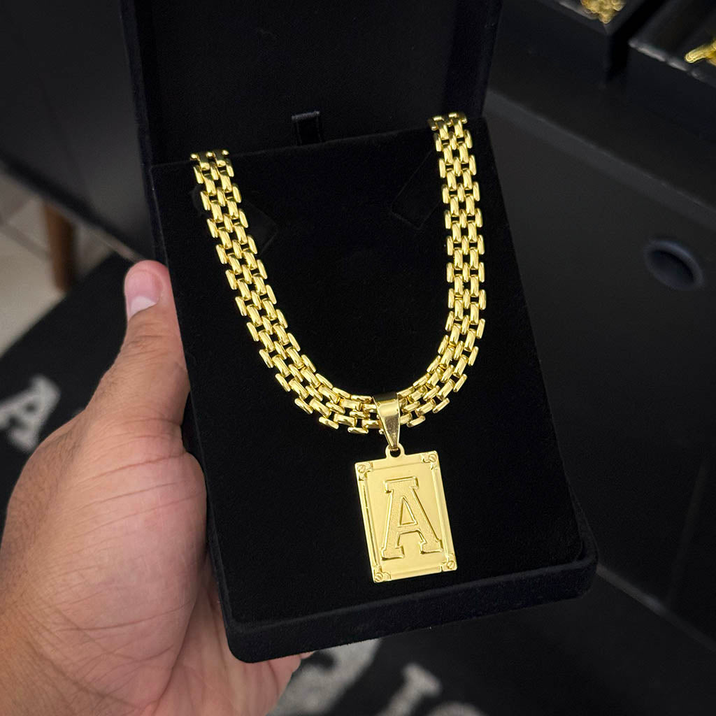 Corrente Americana 10mm e Pingente Letra Banhado a Ouro 18K