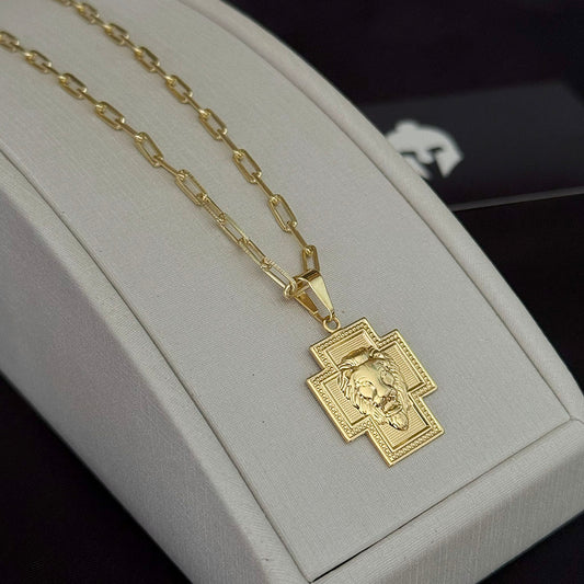 Corrente Cadeado Alongado 3mm e Pingente Cruz Leão Banhado a Ouro 18K