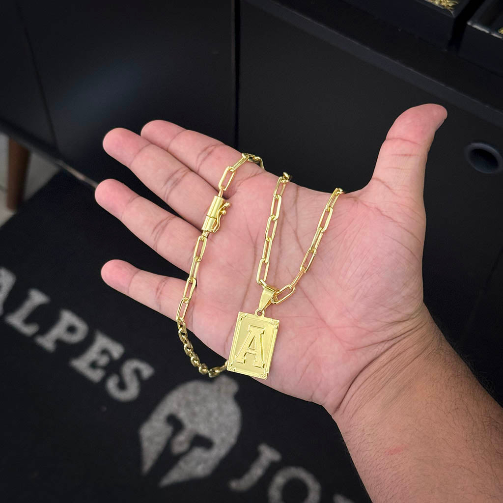 Corrente Cadeado Alongado 6mm e Pingente Letra Banhado a Ouro 18K