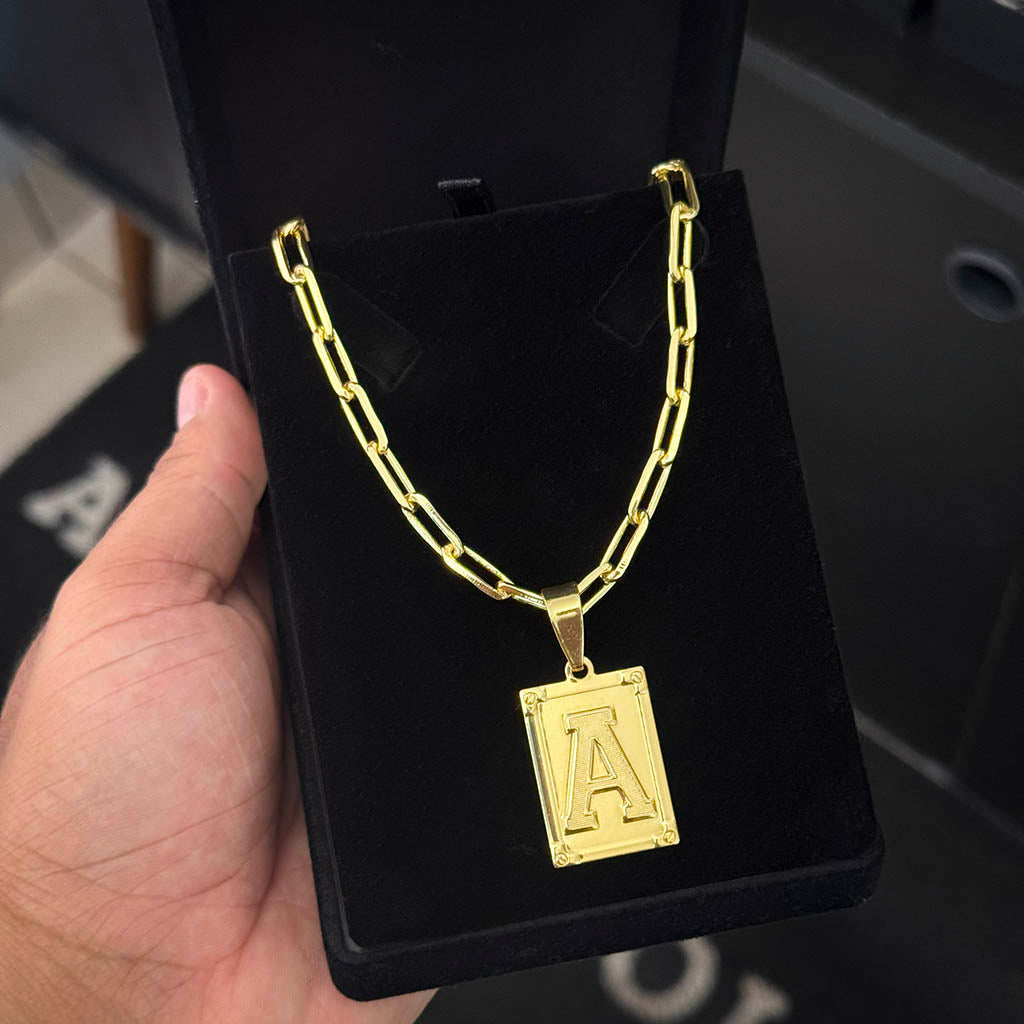 Corrente Cadeado Alongado 6mm e Pingente Letra Banhado a Ouro 18K