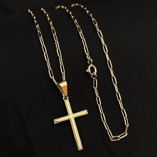 Corrente Cartie 2mm e Pingente Cruz Detalhada Banhado a Ouro 18K