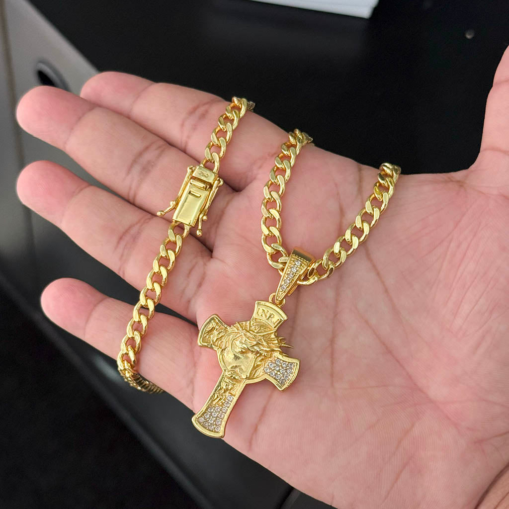 Corrente Cubana 6mm e Pingente Cruz Cravejada com Rosto de Cristo Banhado a Ouro 18K