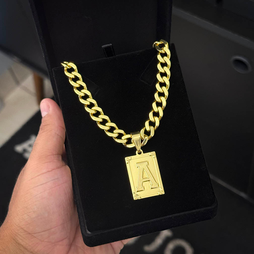 Corrente Cubana 8mm e Pingente Letra Banhado a Ouro 18K