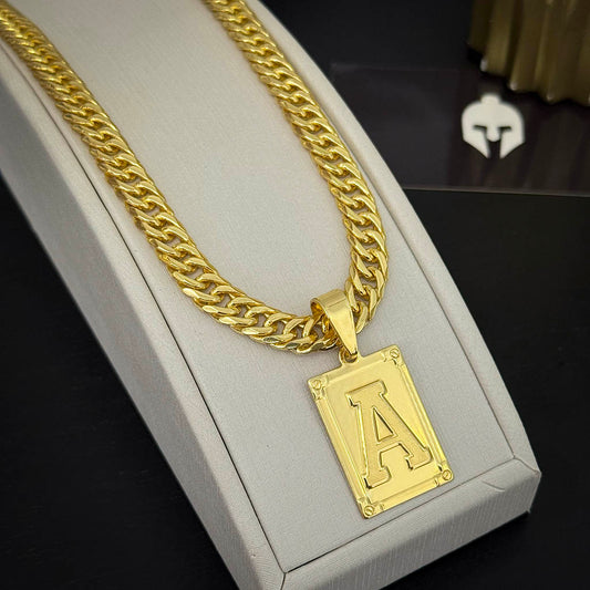 Corrente Grumet 10mm e Pingente Letra Banhado a Ouro 18K