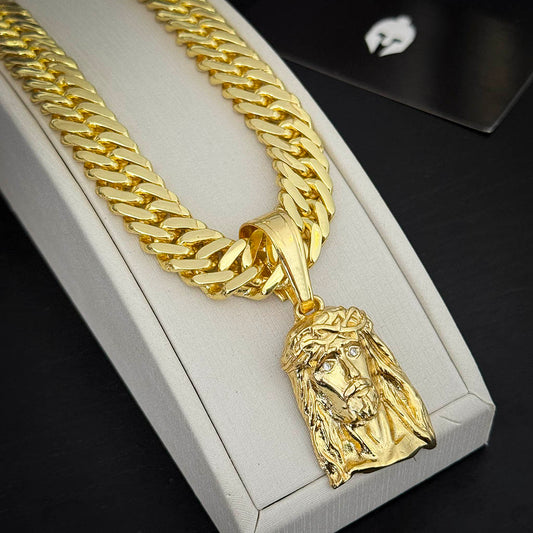 Corrente Grumet 13mm e Pingente Jesus Cristo Banhado a Ouro 18K