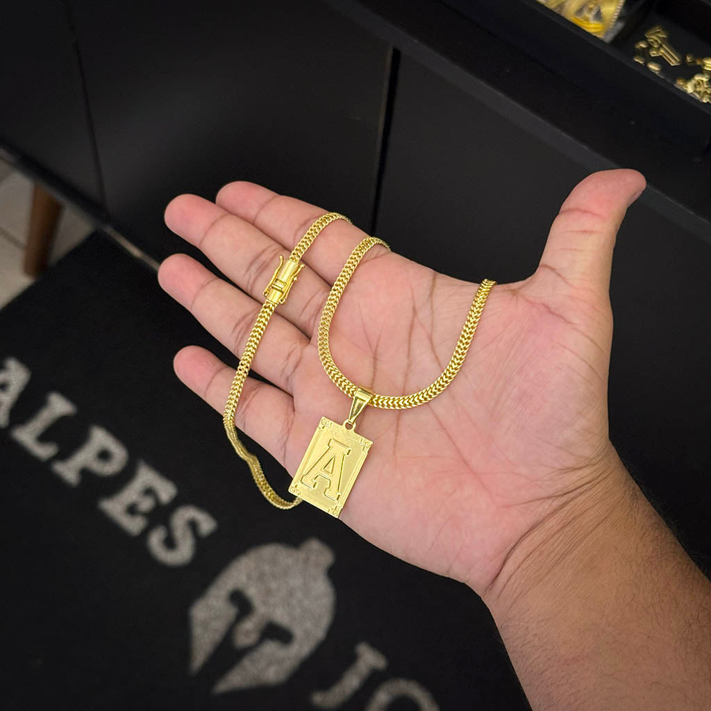 Corrente Lacraia 5mm e Pingente Letra Banhado a Ouro 18K