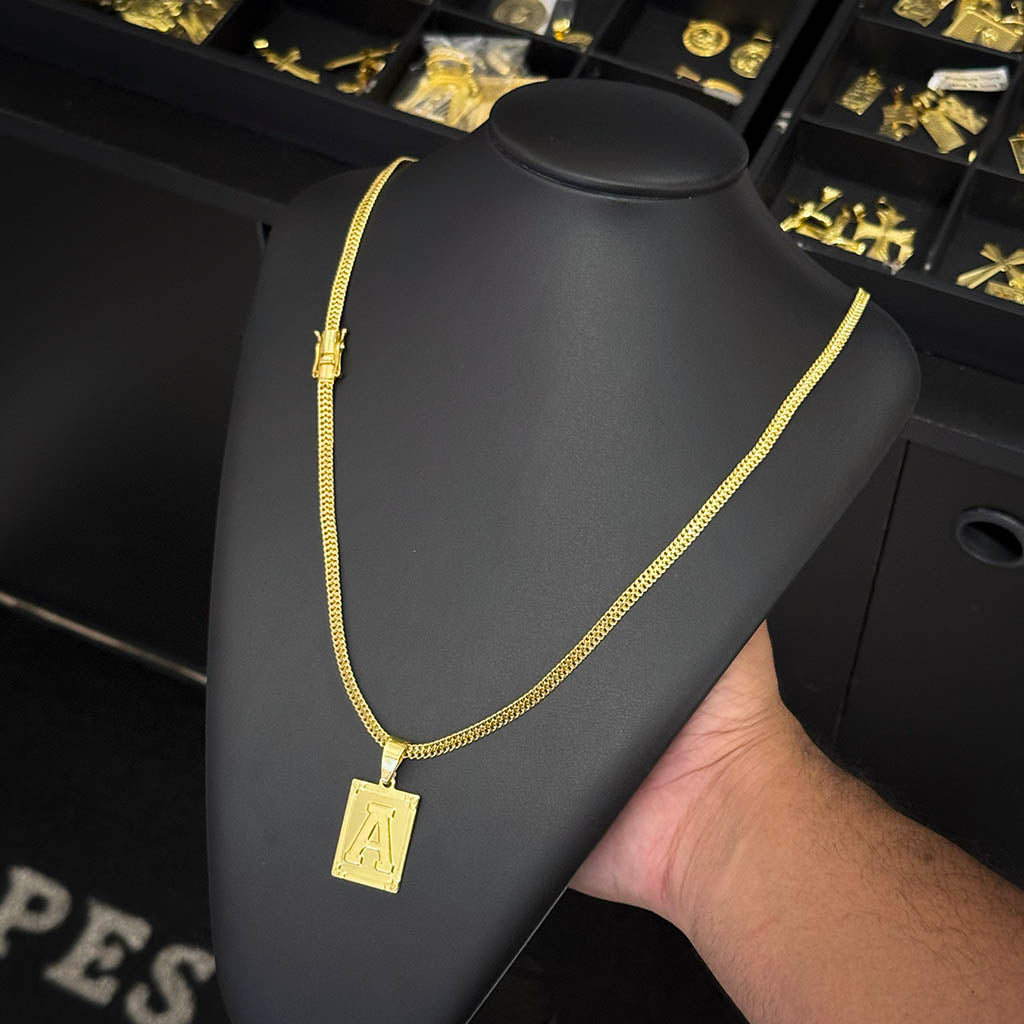 Corrente Lacraia 5mm e Pingente Letra Banhado a Ouro 18K