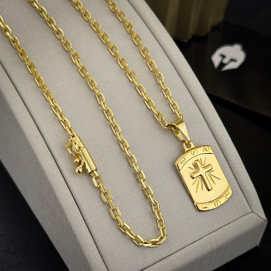 Corrente Cadeado 2mm e Pingente Cruz Placa Parafuso Banhado a Ouro 18K