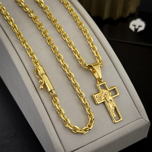 Corrente Cadeado 4mm e Pingente Cruz Rosto de Cristo Vazada Banhado a Ouro 18K