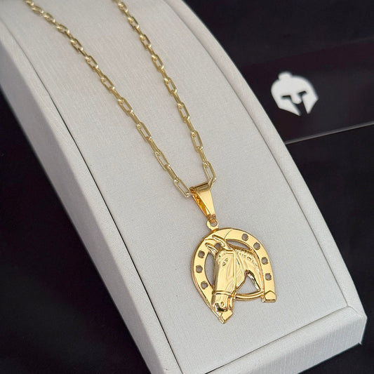 Corrente Cadeado Alongado 3mm e Pingente Cavalo Ferradura Banhado a Ouro 18K