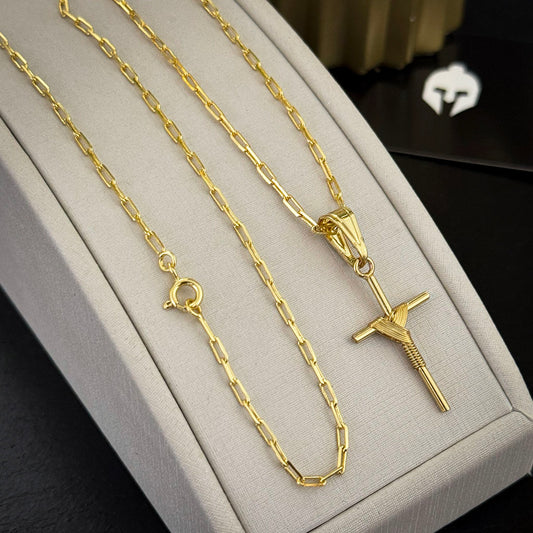 Corrente Cartie 1,5mm e Pingente Cruz Palito Banhado a Ouro 18K