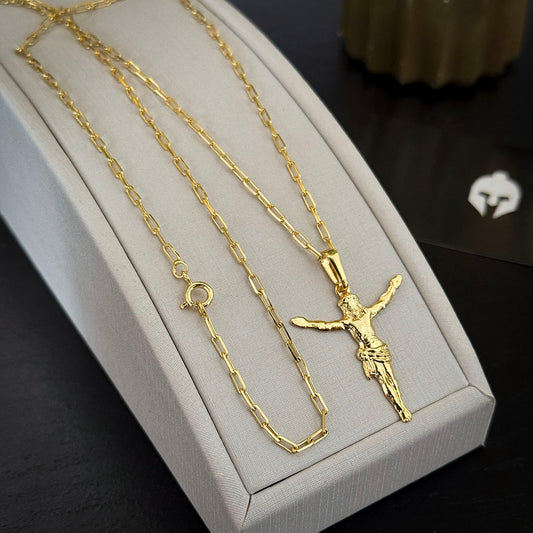 Corrente Cartie 2mm e Pingente Cristo Banhado a Ouro 18K