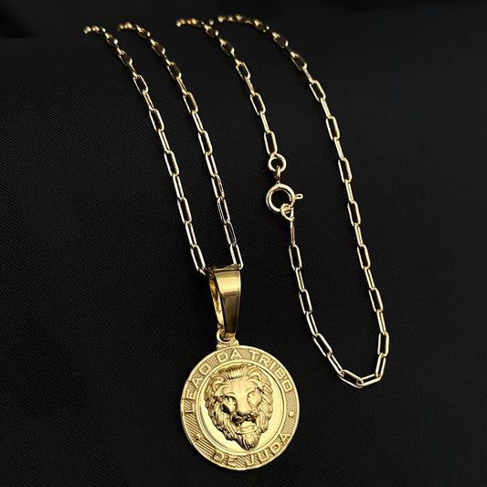 Corrente Cartie 2mm e Pingente Leão de Judá Banhado a Ouro 18K