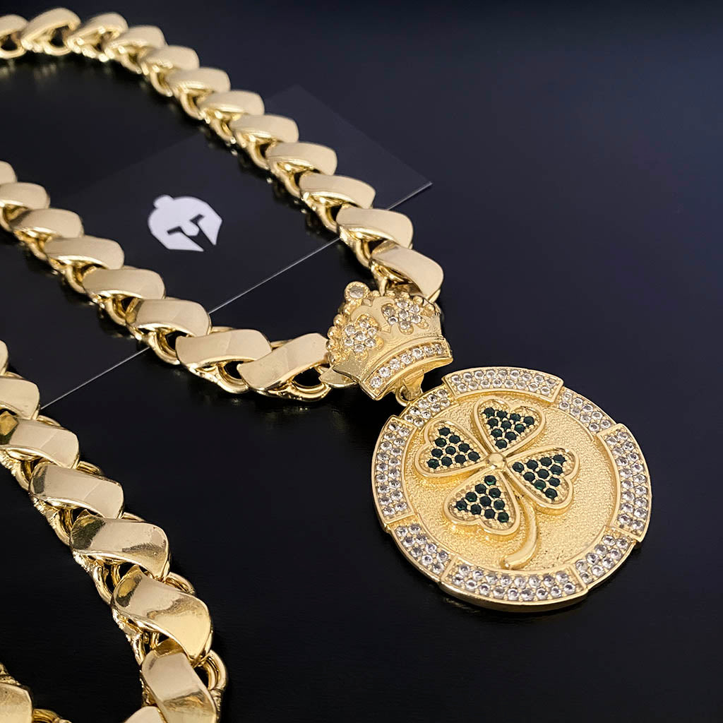 Corrente Friso S 13mm e Pingente Trevo De 4 Folhas Banhado a Ouro 18K