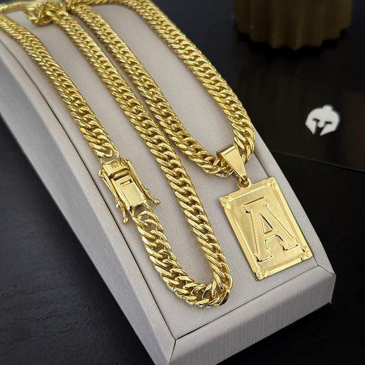 Corrente Grumet 7mm e Pingente Letra Banhado a Ouro 18K