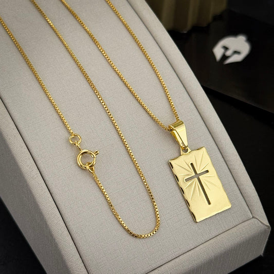 Corrente Veneziana 1mm e Pingente Cruz Placa Vazada Banhado a Ouro 18K