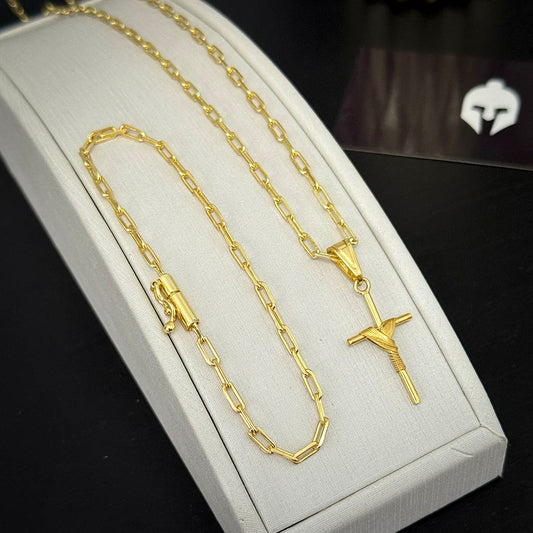 Kit Corrente e Pulseira Cadeado Alongado 3mm e Pingente Cruz Amarrada Banhado a Ouro 18K