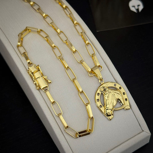 Kit Corrente e Pulseira Elo Alongado 5mm e Pingente Cavalo Ferradura Banhado a Ouro 18K