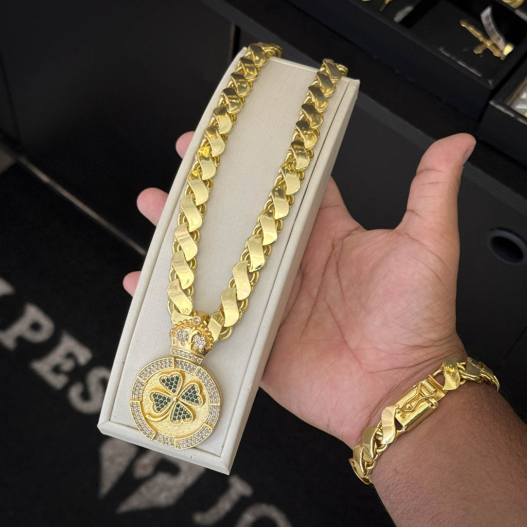 Kit Corrente e Pulseira Friso S 13mm e Pingente Trevo Banhado a Ouro 18K