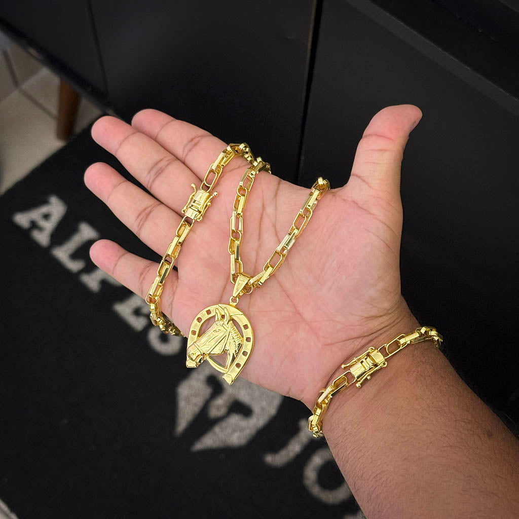 Kit Corrente e Pulseira Meia Cana Dupla 6mm e Pingente Cavalo Banhado a Ouro 18K