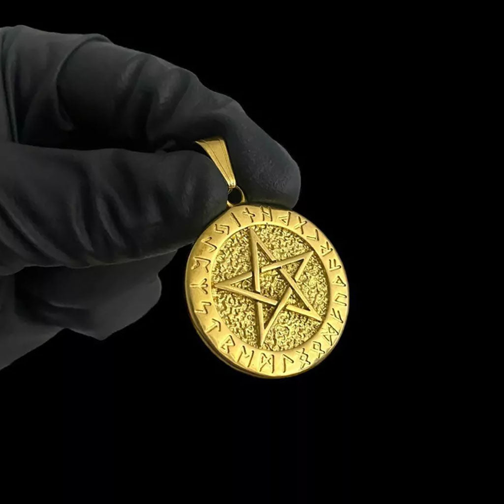 Pingente Bússola Nórdica Banhado a Ouro 18K