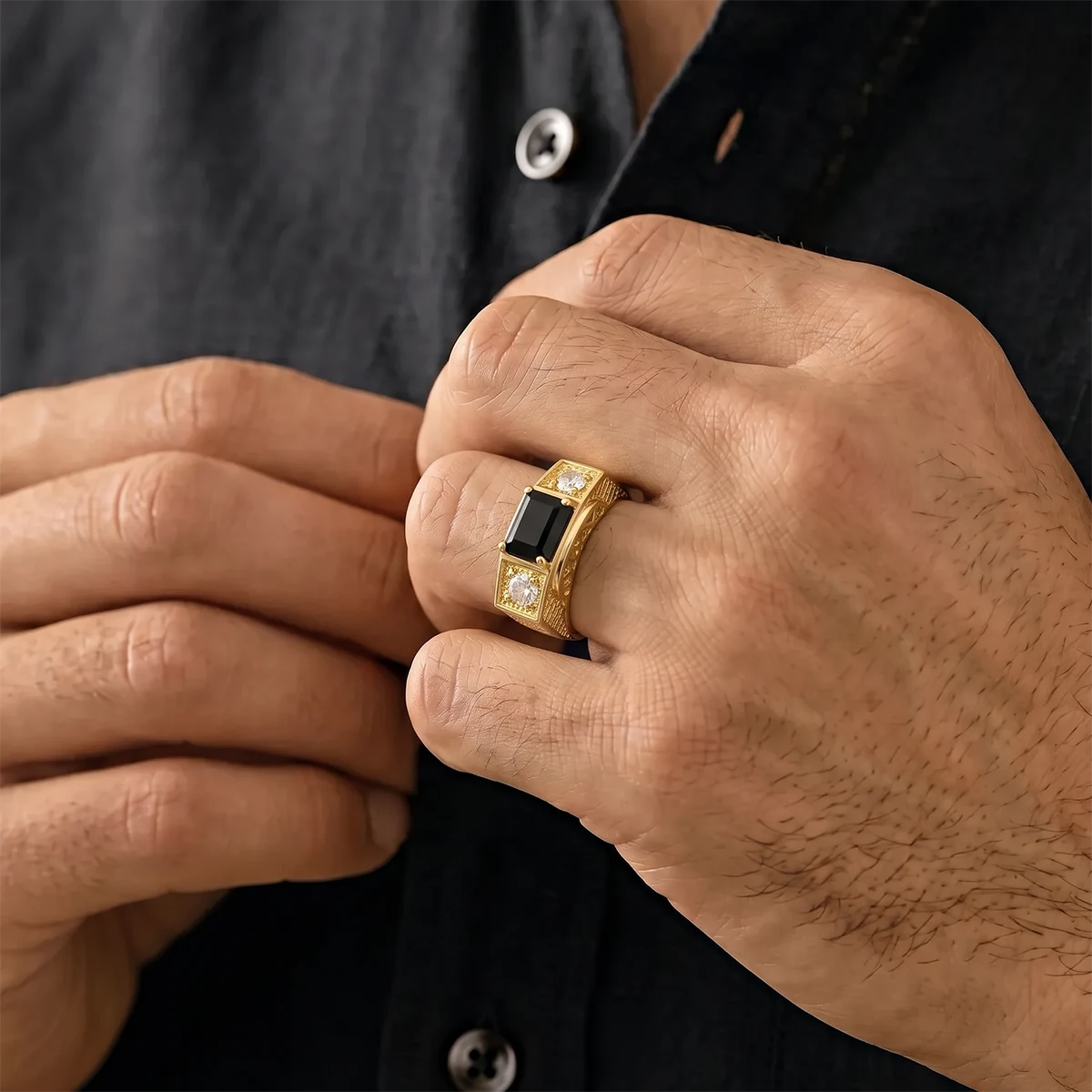 Anel Formatura Preto Banhado a Ouro 18K