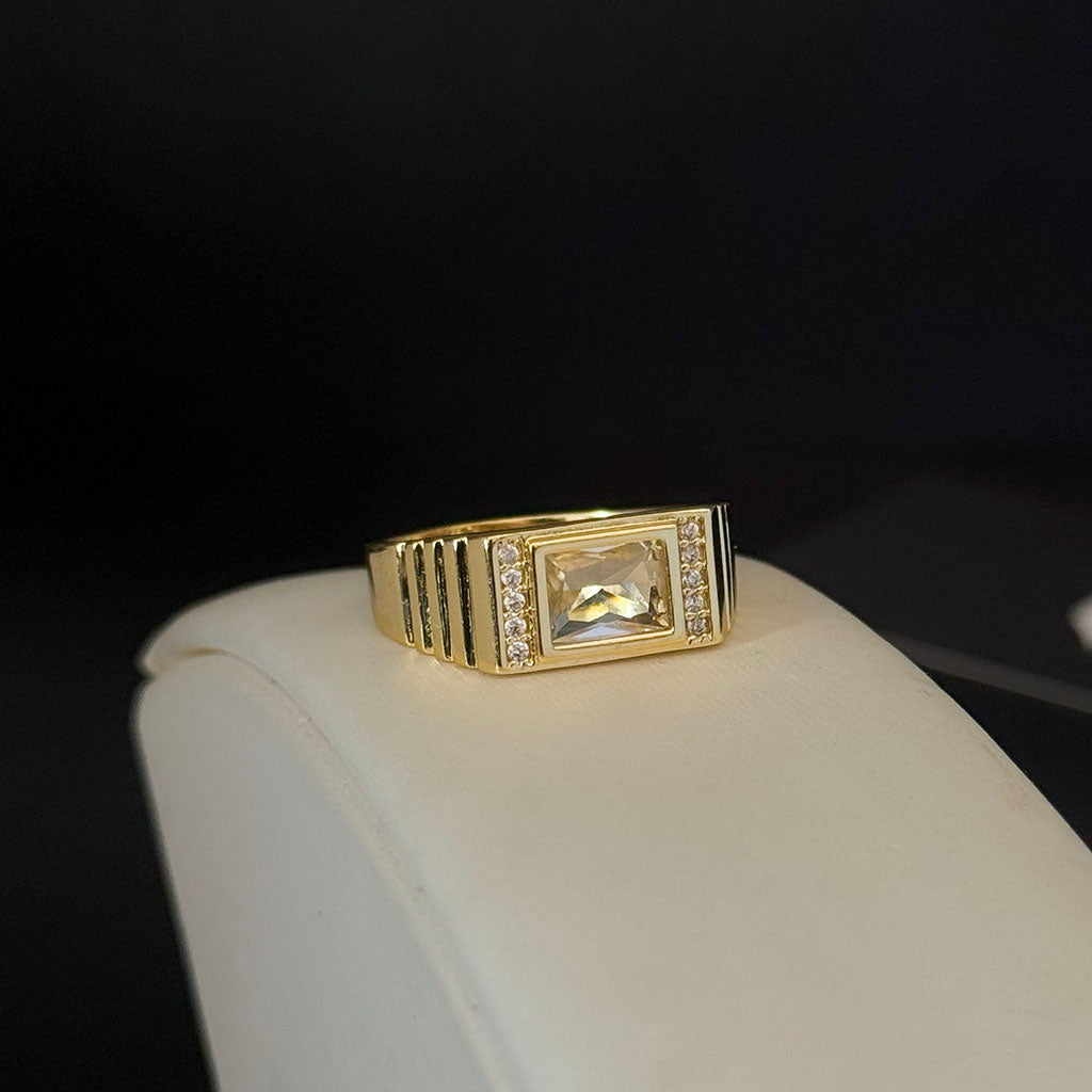 Anel Pedra Branca Banhado a Ouro 18K