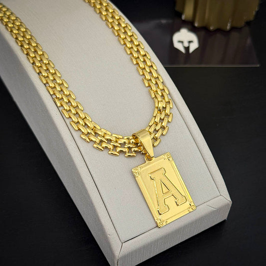 Corrente Americana 10mm e Pingente Letra Banhado a Ouro 18K