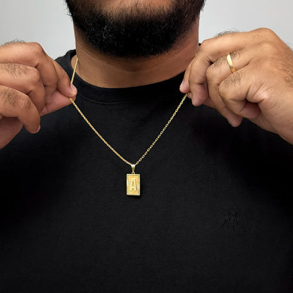 Corrente Cadeado 1,2mm e Pingente Letra Banhado a Ouro 18K