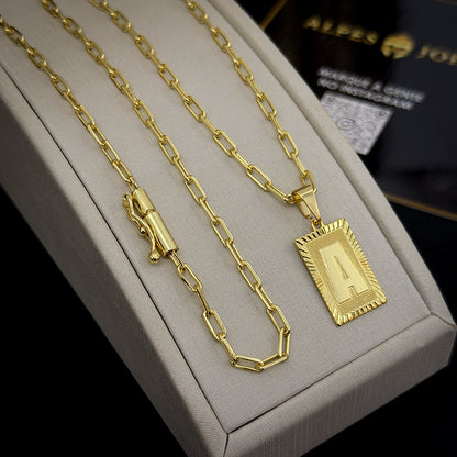 Corrente Cadeado Alongado 3mm e Pingente Letra Banhado a Ouro 18K