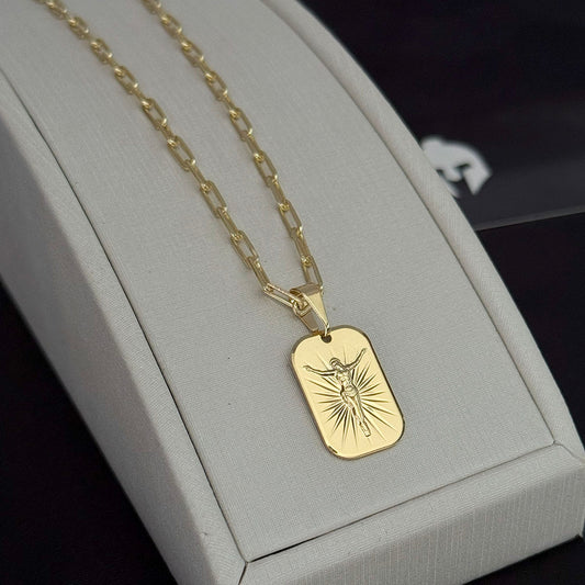 Corrente Cadeado Alongado 3mm e Pingente Placa Crucifixo Banhado a Ouro 18K