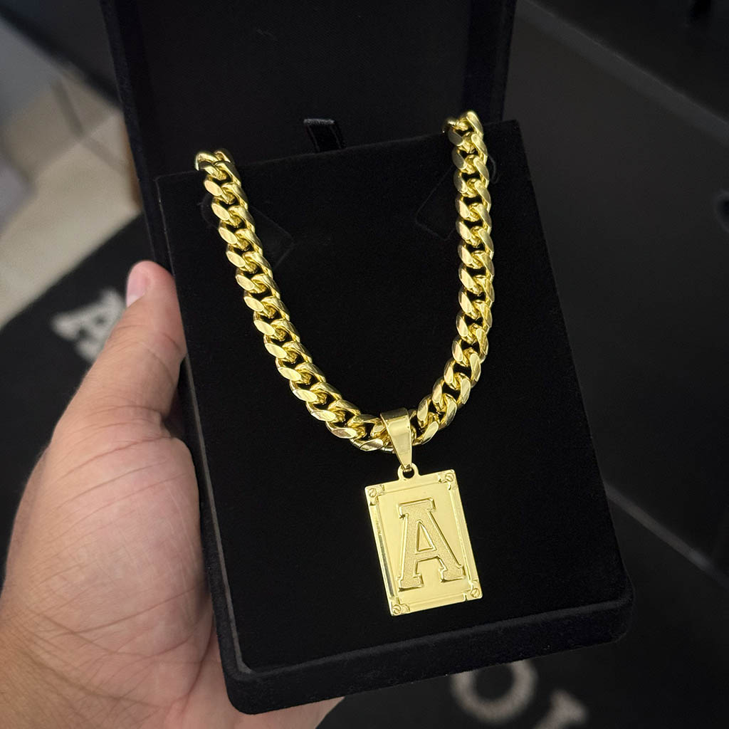 Corrente Cuban 9mm e Pingente Letra Banhado a Ouro 18K