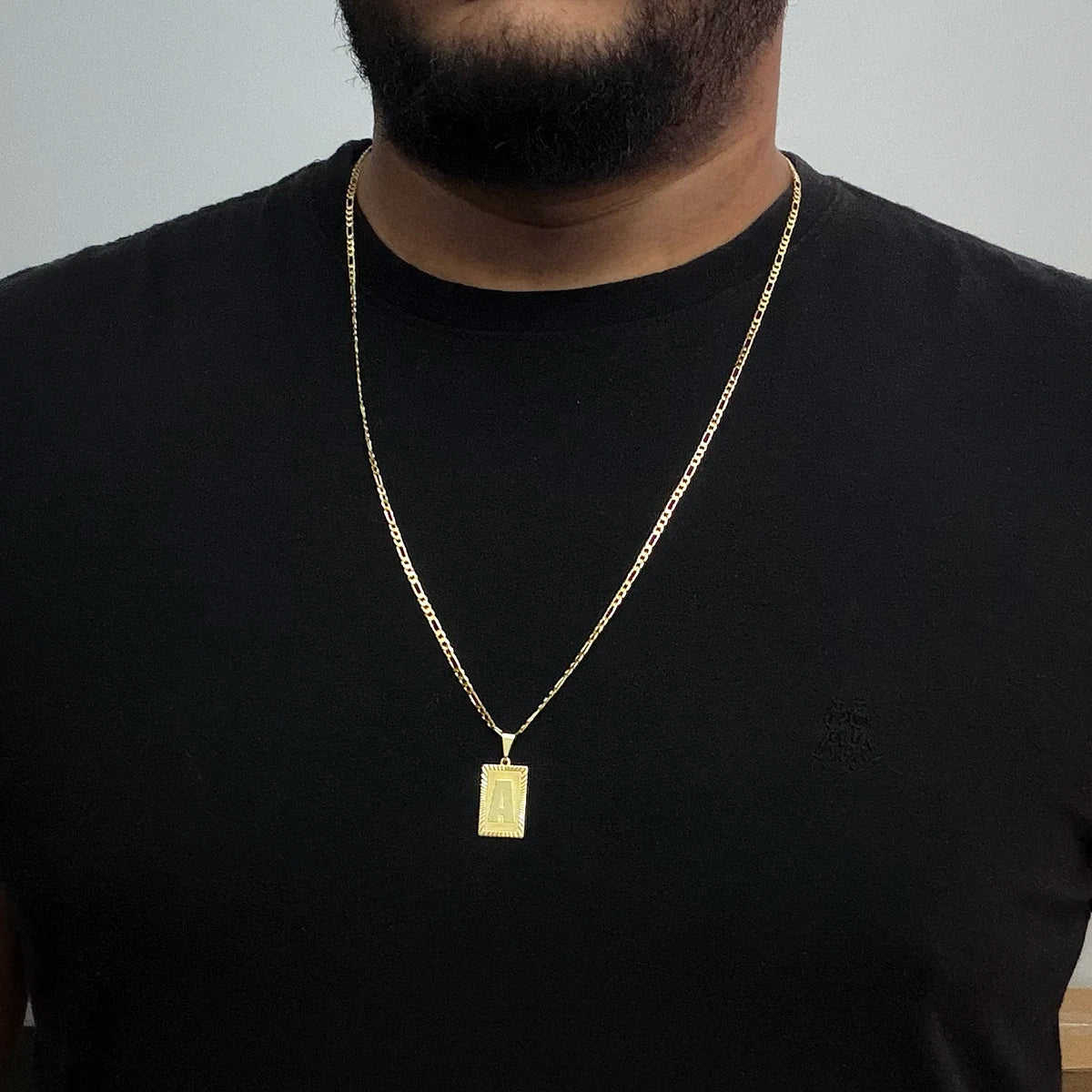 Corrente Fígaro 3x1 2mm e Pingente Letra Banhado a Ouro 18K