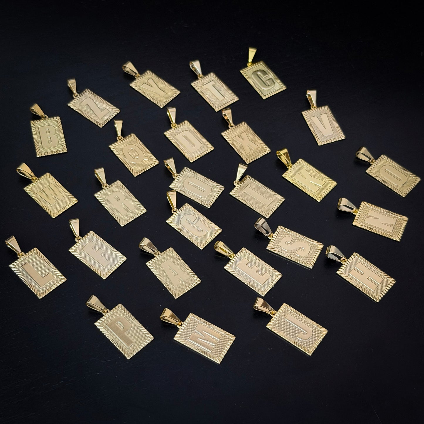 Corrente Grumet 2mm e Pingente Letra Banhado a Ouro 18K