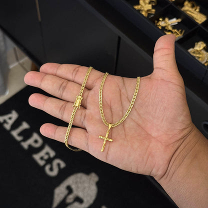 Corrente Grumet 3mm e Pingente Crucifixo Clássico Banhado a Ouro 18K