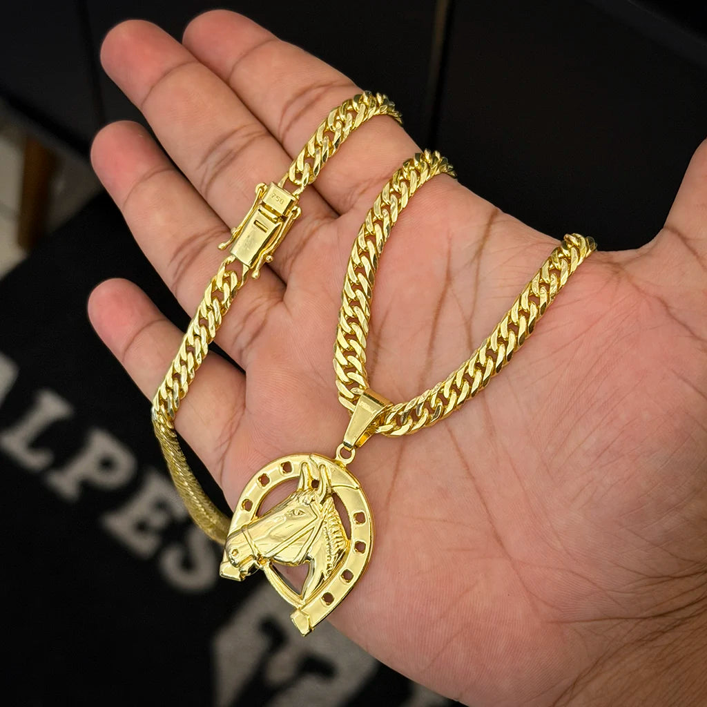 Corrente Grumet 7mm e Pingente Cavalo Banhado a Ouro 18K