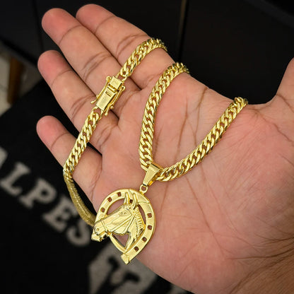 Corrente Grumet 7mm e Pingente Cavalo Banhado a Ouro 18K