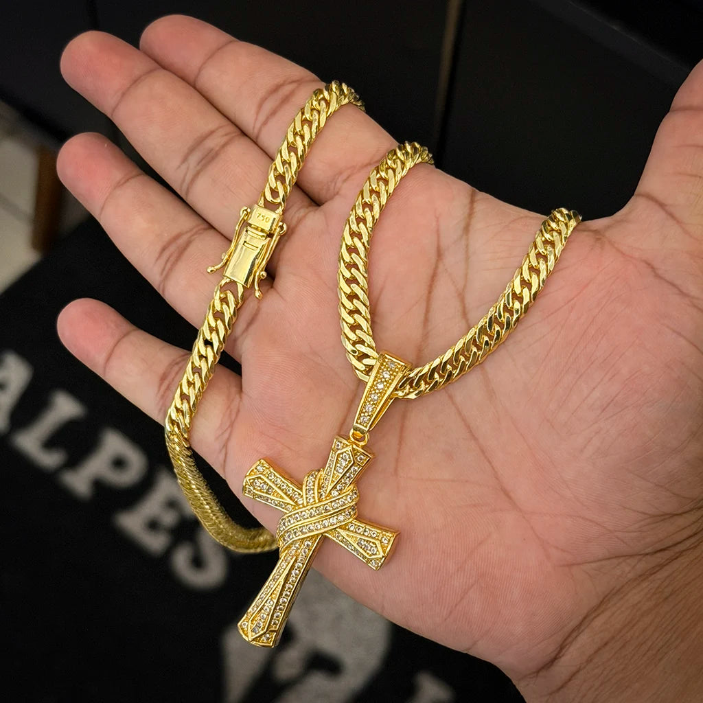 Corrente Grumet 7mm e Pingente Cruz Cravejada Banhado a Ouro 18K