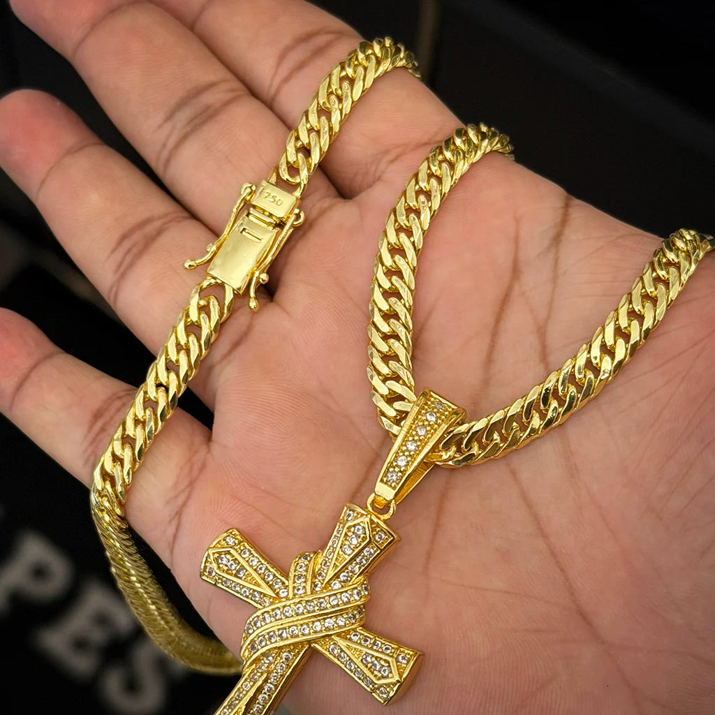 Corrente Grumet 7mm e Pingente Cruz Cravejada Banhado a Ouro 18K