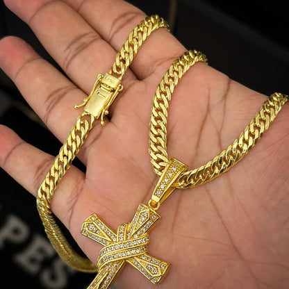 Corrente Grumet 7mm e Pingente Cruz Cravejada Banhado a Ouro 18K