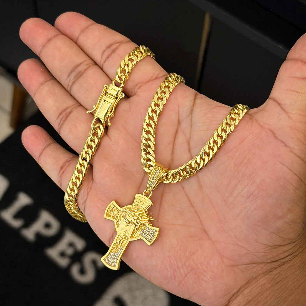 Corrente Grumet 7mm e Pingente Cruz Rosto de Cristo Cravejado Banhado a Ouro 18K