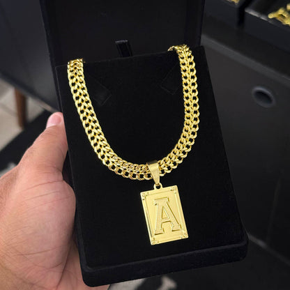 Corrente Lacraia 8mm e Pingente Letra Banhado a Ouro 18K