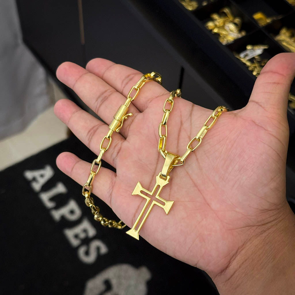 Corrente Meia Cana 6mm e Pingente Cruz Ponta Banhado a Ouro 18K