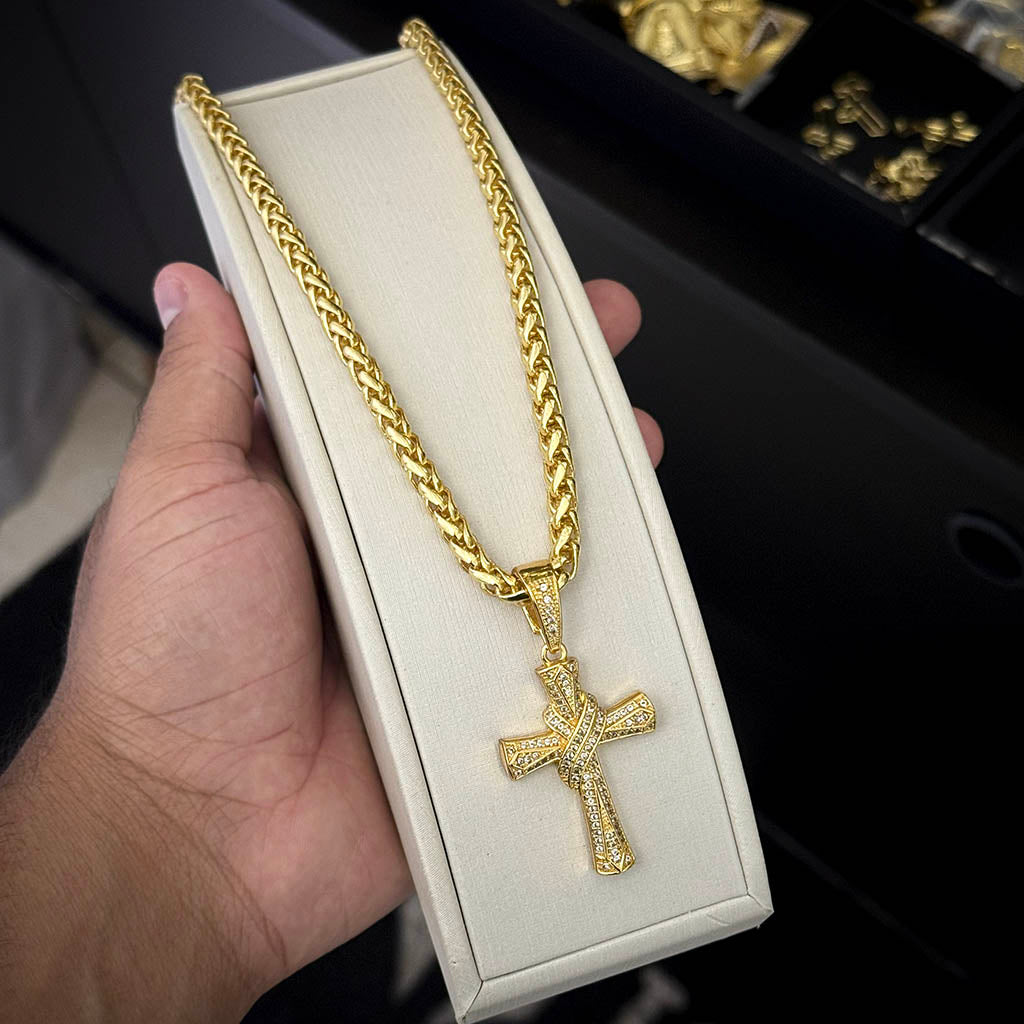 Corrente Peruana 7mm e Pingente Cruz Torcida Banhado a Ouro 18K