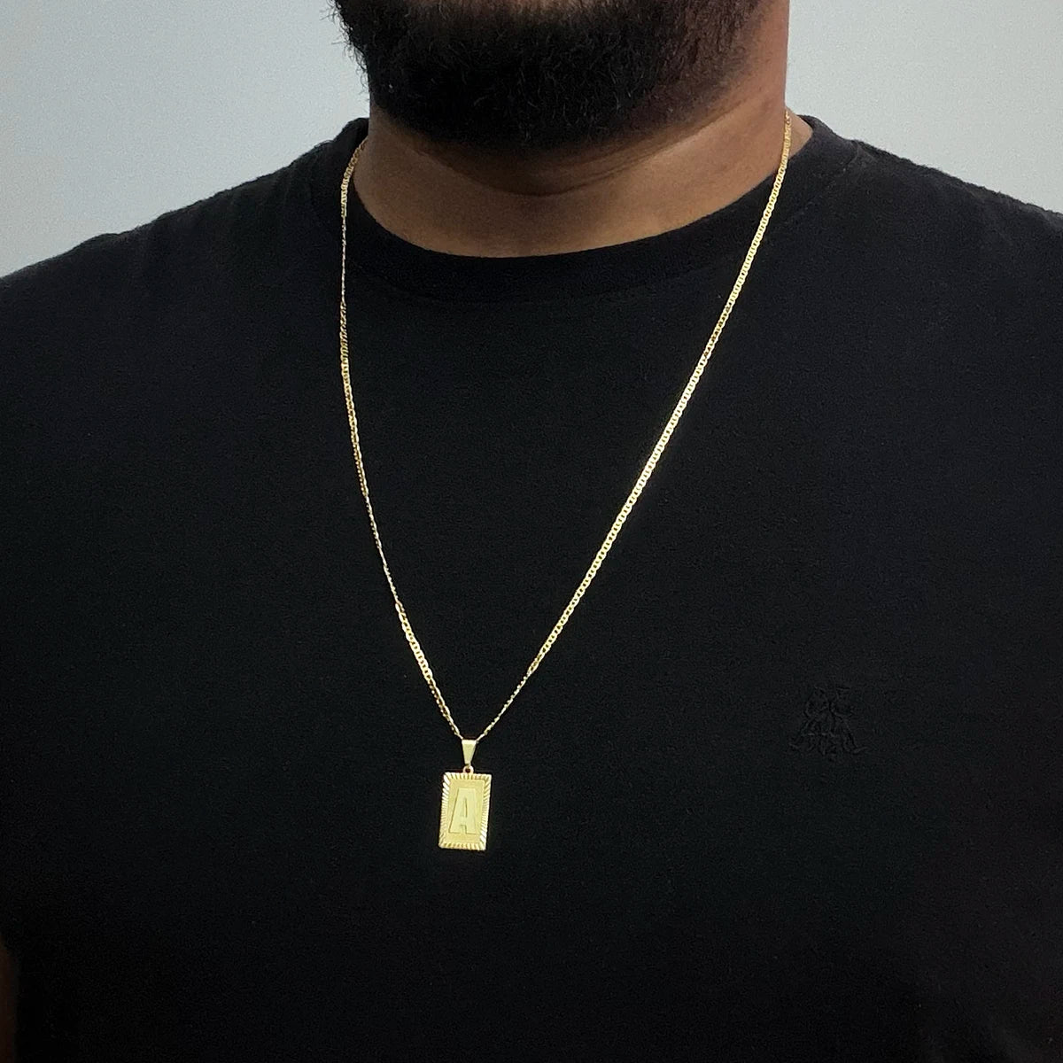 Corrente Piastrini 2mm e Pingente Letra Banhado a Ouro 18K