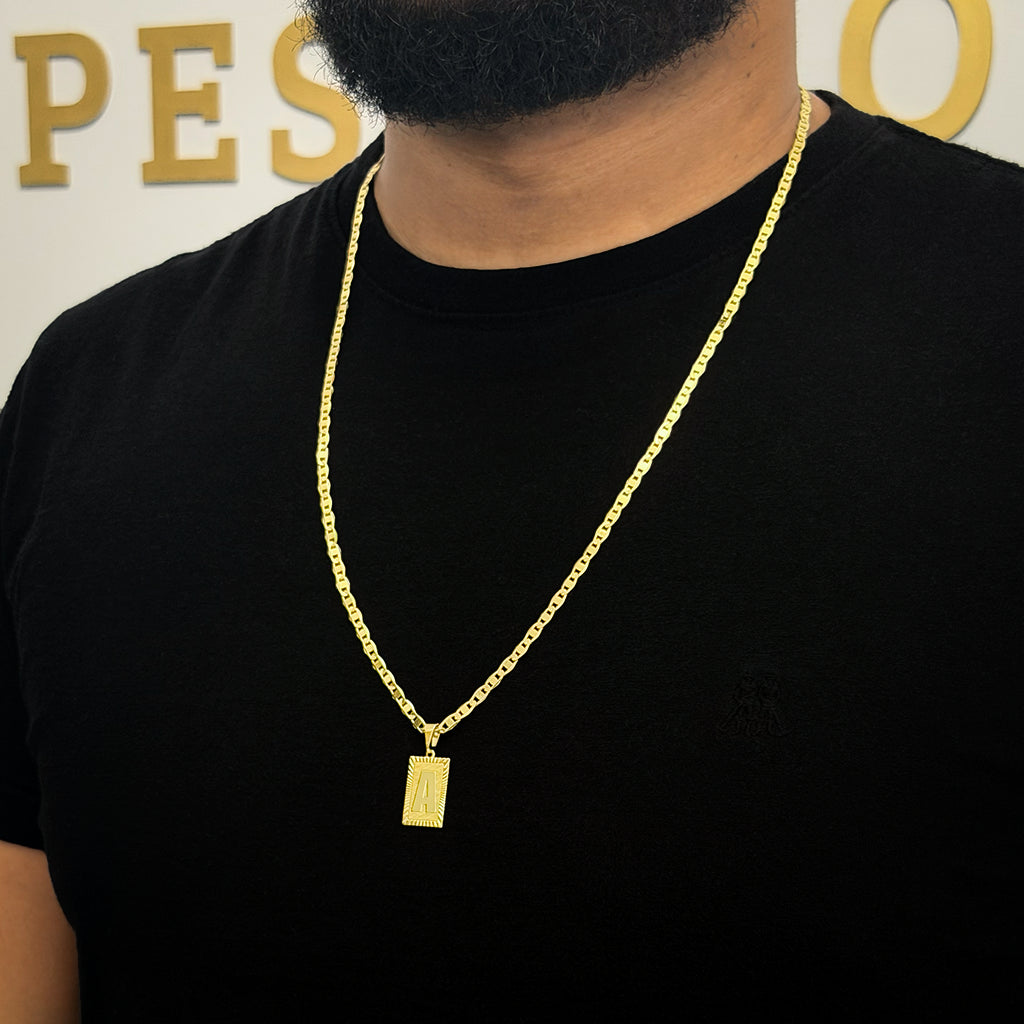 Corrente Piastrini 4mm e Pingente Letra Banhado a Ouro 18K