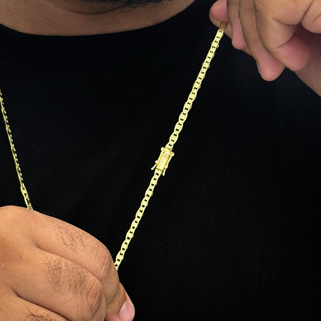 Corrente Piastrini 4mm e Pingente Letra Banhado a Ouro 18K