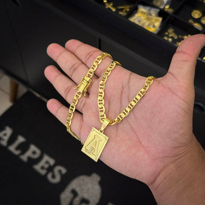 Corrente Piastrini 6mm e Pingente Letra Banhado a Ouro 18K