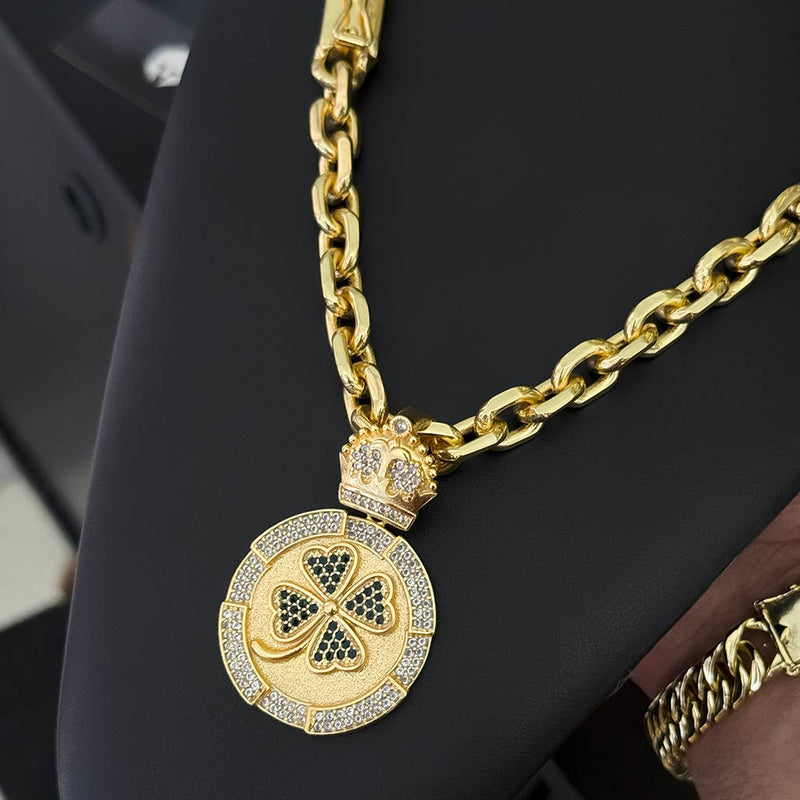 Corrente Cadeado 12mm e Trevo Cravejado Banhado a Ouro 18K